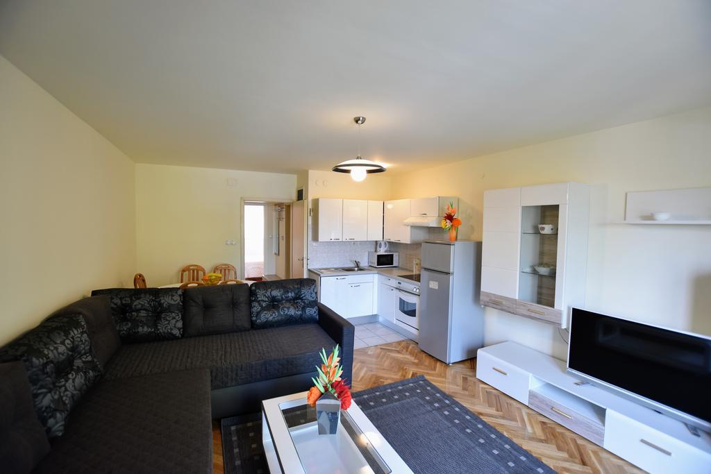 Apartments Dobranic Цриквениця Екстер'єр фото